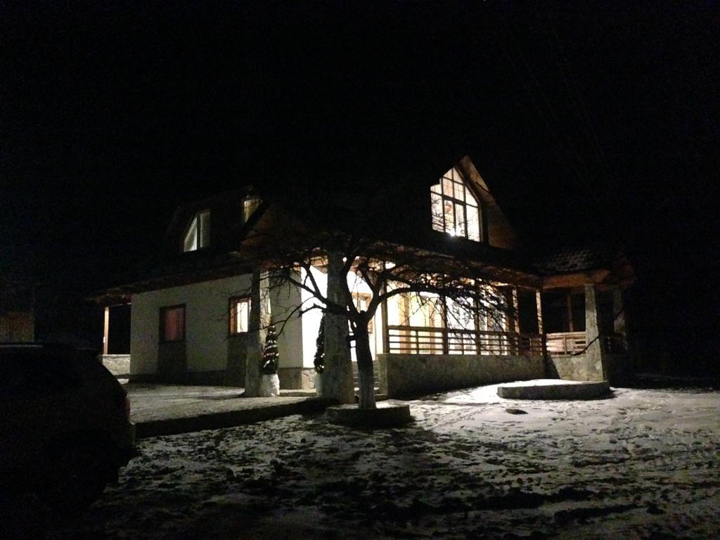 Cottage Familiya Верховина Екстериор снимка