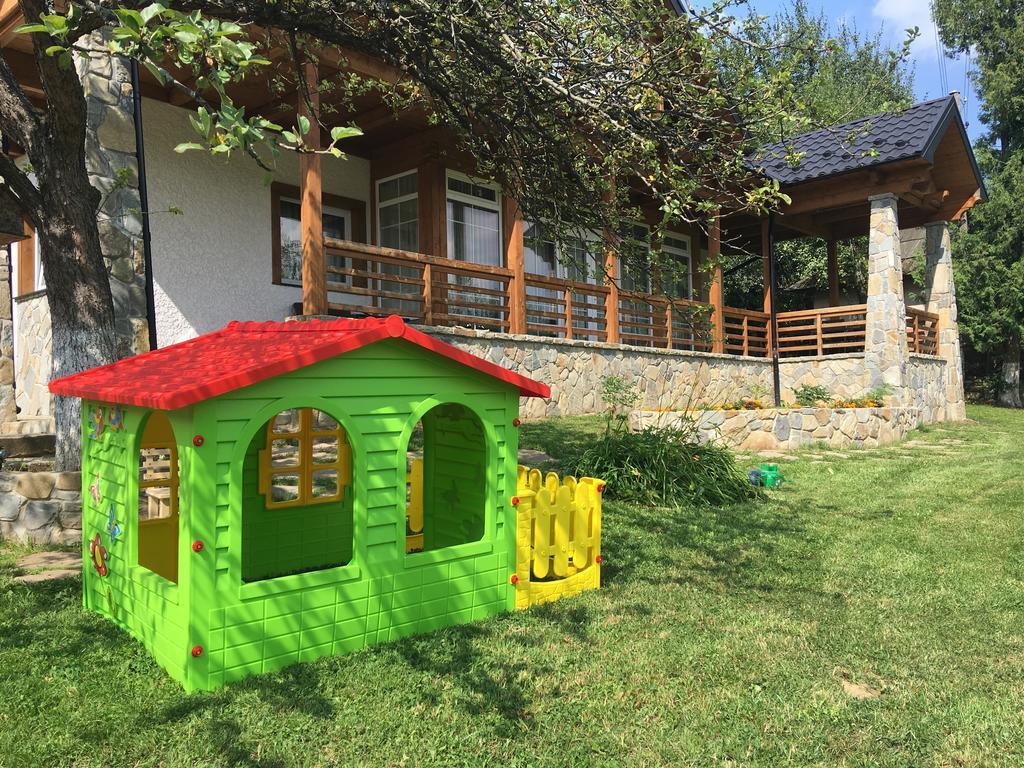 Cottage Familiya Верховина Екстериор снимка