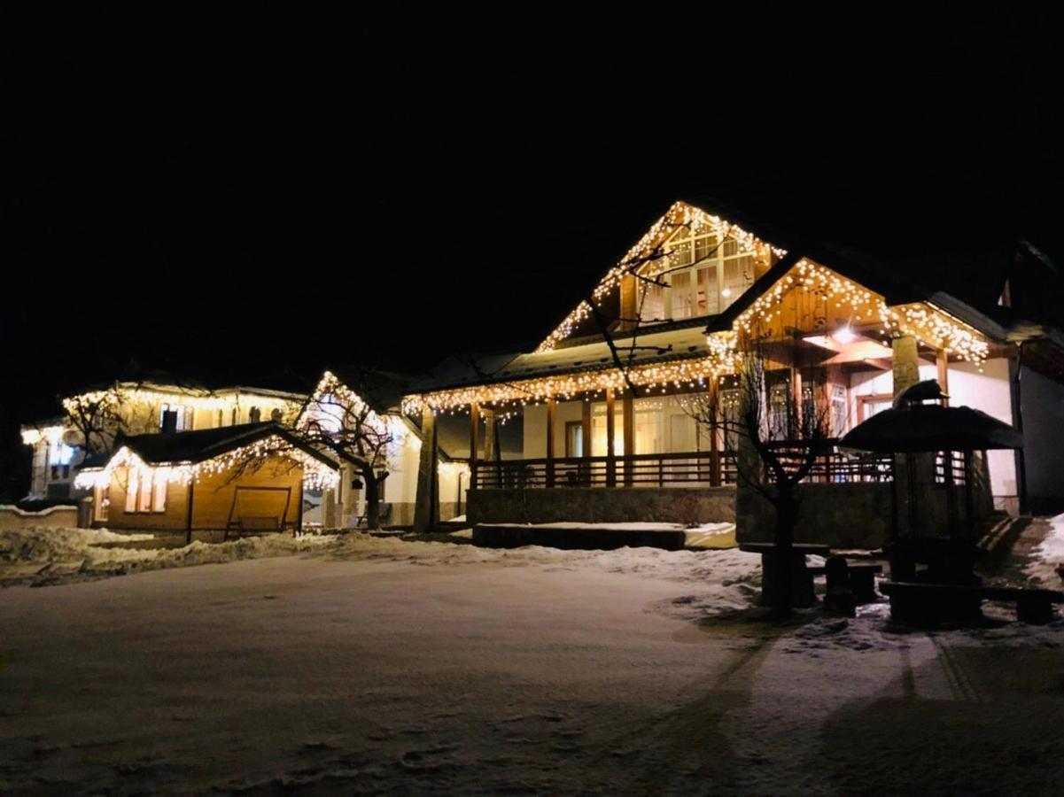 Cottage Familiya Верховина Екстериор снимка